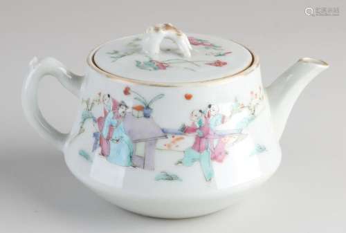 Chinese Family Rose teapot Ø 12 cm.