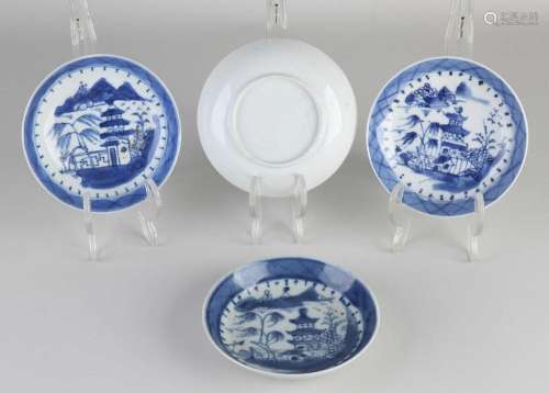Four 18th century Chinese dishes, Ø 11.7 cm.