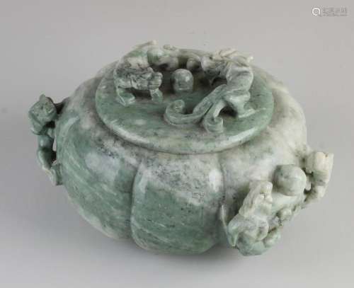 Chinese lidded box made of natural stone Ø 18 cm.