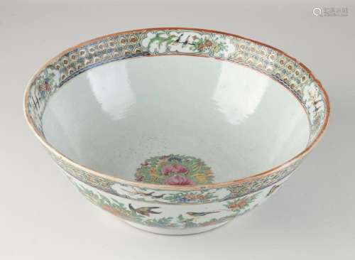 Large Chinese Cantonese bowl Ø 29.5 cm.