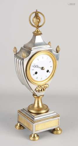 French Louis Seize mantel clock, 1800