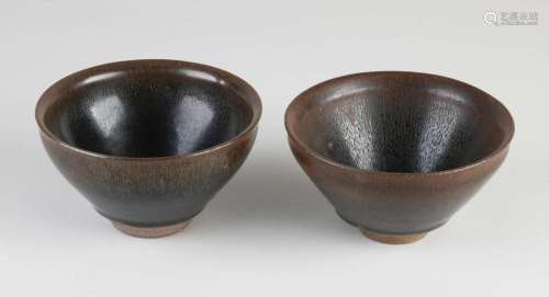 Two Chinese Sung bowls Ø 12 cm.