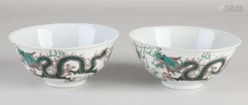 Two Chinese dragon bowls, Ø 11.5 cm.
