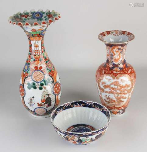 Three parts Japanese Imari porcelain