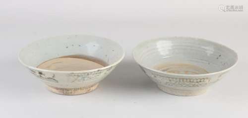 Two antique Chinese bowls Ø 14 - 14.2 cm.