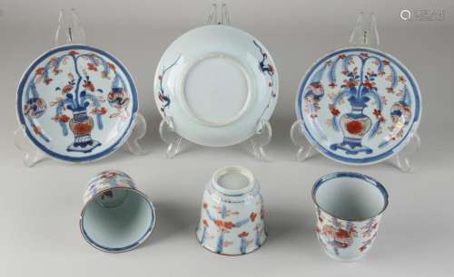 Three 18th century Chinese Imari cups + saucers