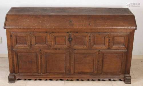 Oak saddleback box, 1800
