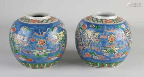 Two Chinese ginger jars Ø 13 cm.