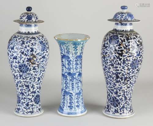 Three Chinese vases, H 23 - 33 cm.