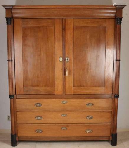 Oak linen cabinet, 1820