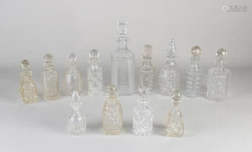 Lot old/antique crystal (13x)