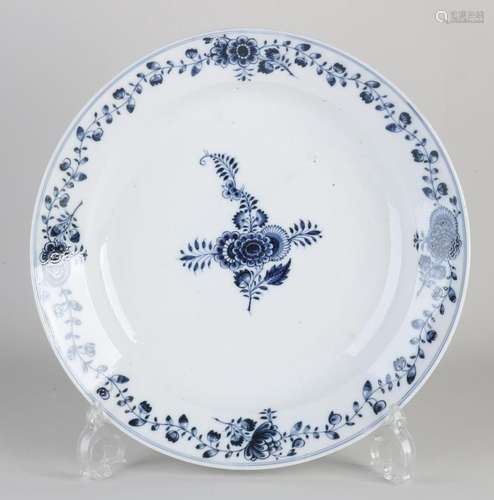 18th century German Marcolini dish Ø 29 cm.