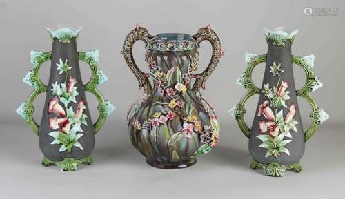 Three parts majolica, H 27 - 28 cm.