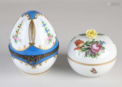 Two parts porcelain