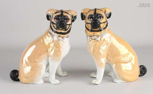 Two English dogs, H 20 cm.