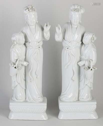 2x Chinese Blanc de Chine figures, H 30 cm.