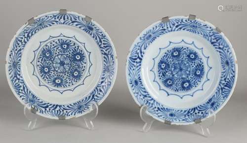 2 Delft dishes Ø 23.5 cm.