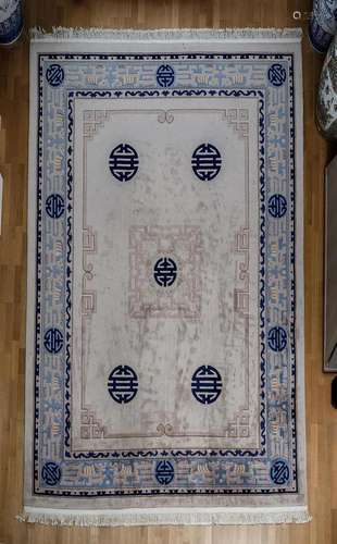 HAND KNOTTED CHINESE WOOL RUG