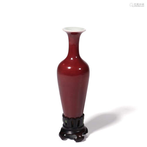 清代 霁红釉柳叶瓶