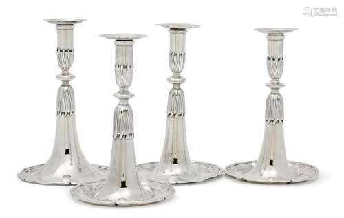 LOT COMPRISING FOUR CANDLESTICKS