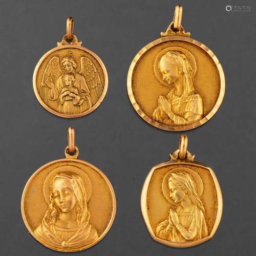 Conjunto de cuatro medallas de la Virgen María en oro amaril...