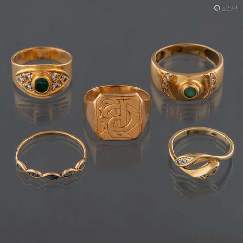 Conjunto de cinco anillos en oro amarillo de 18kt