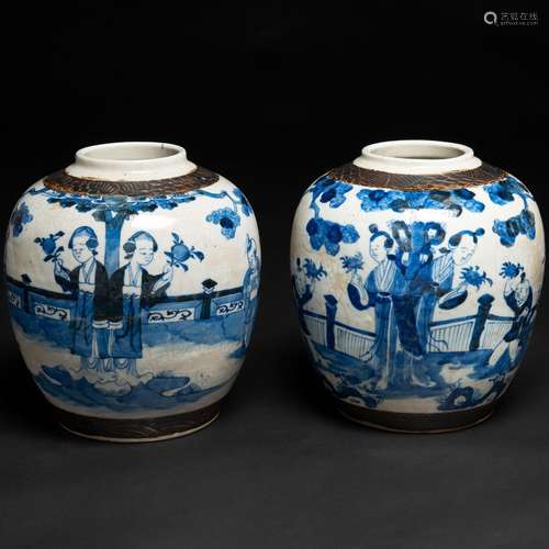 Pareja de tibores en porcelana china Nanking azul y blanca. ...