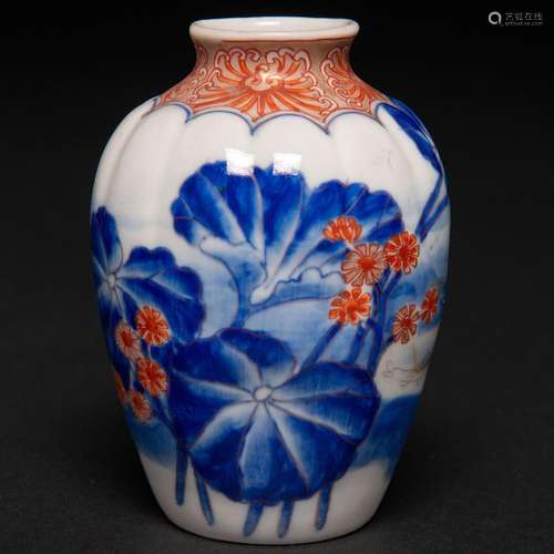 Jarroncito en porcelana japonesa época Meiji(1868-1912)