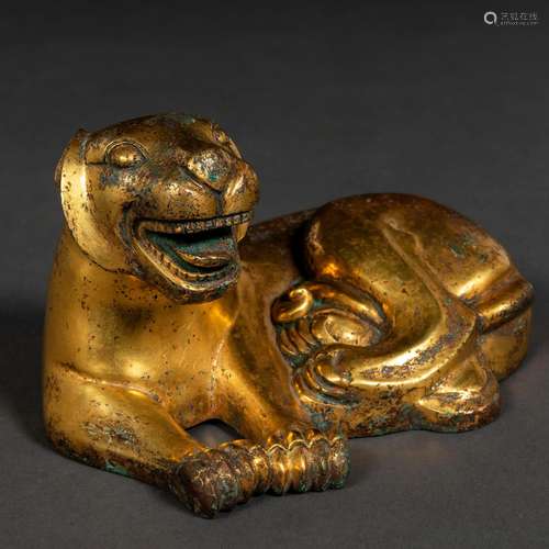 "Tigre" Figura escultórica realizada en bronce dor...