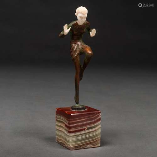 "Equilibrista" Figura crisolefantina en bronce y m...