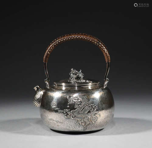 Japan, pure silver dragon pattern lifting beam pot