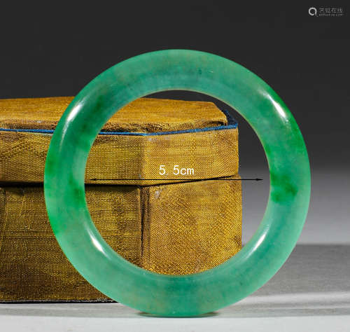 Jade bracelet in Qing Dynasty