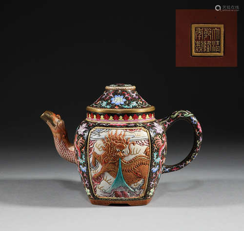 Lacquered teapot in Qing Dynasty