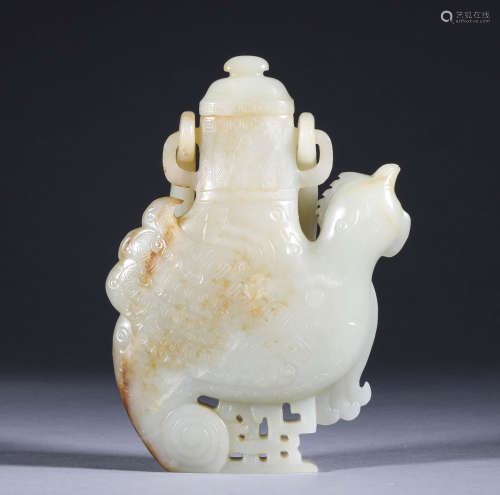 In the Qing Dynasty, Hotan jade phoenix vase