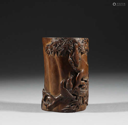 In the Qing Dynasty, Huanghua pear wooden pen holder