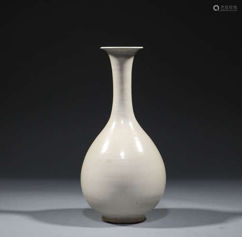 Song Dynasty, white porcelain jade pot, spring bottle