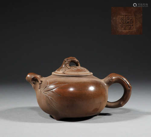 Purple clay pot in Qing Dynasty