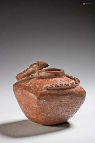 Vase serpentTerre cuite ocreÉquateur, culture Chorrera, 800 ...