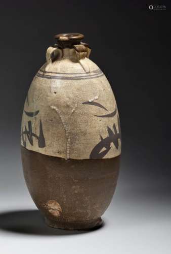 Vase ovoïde en grès émaillé blanc à motifs stylisés en brun,...