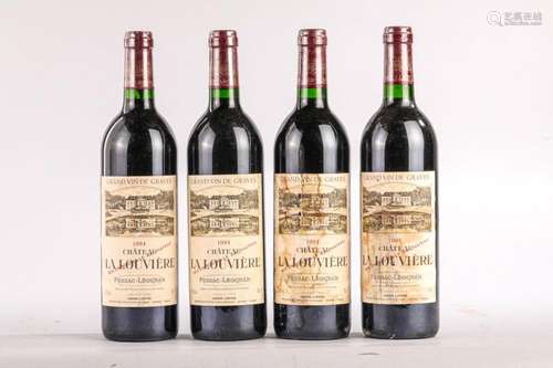 CHÂTEAU LA LOUVIERE. 4 bouteilles.