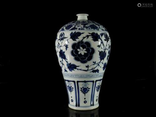 A Blue and White 'Flower' Vase