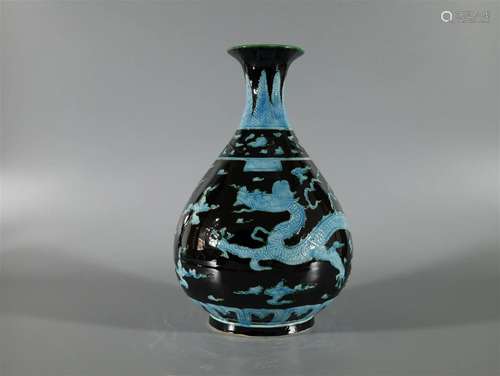 A Rare and Fine Fahua Cloud and Dragon Pattern Vase