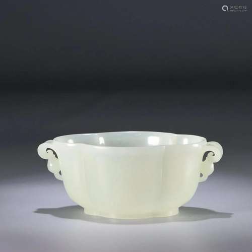 A Hetian White Jade Floral-Rimmed Cup