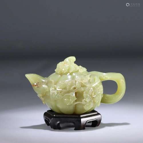 A Hetian Yellow Jade Melon-Ridged Ewer