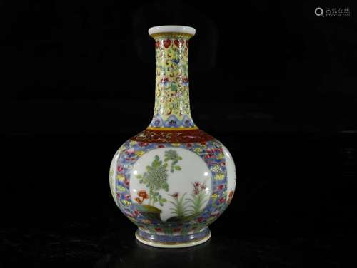 A famille-rose flower vase