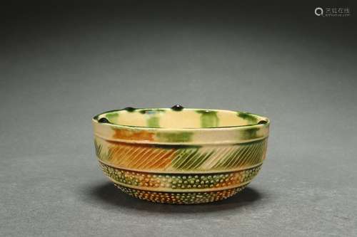 Tri-colored Bowl with Nail Grains Design