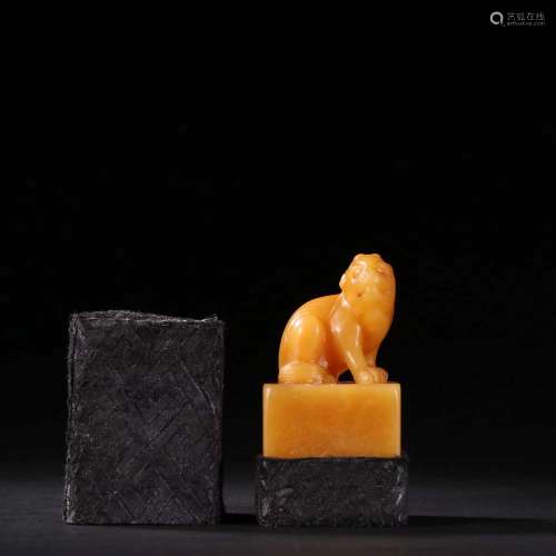 Chinese Tianhuang Stone Seal with Auspicious Animals Design