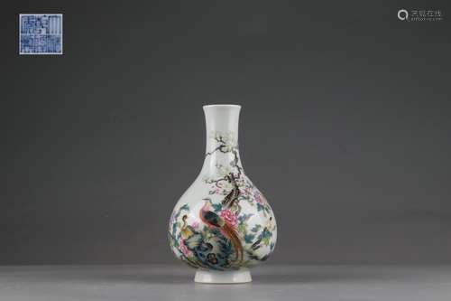 Color Enameled Vase with Flower, Bird and Poem Design, Qianl...