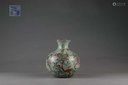 Yellowish Pea Green Glaze Pomegranate-shaped Zun with Famill...