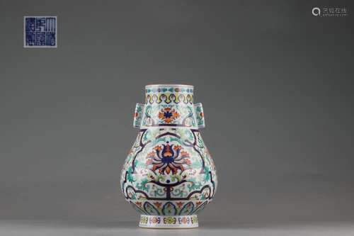 Contrasting Colored ZUN-vase with Interlaced Lotus Design, Q...